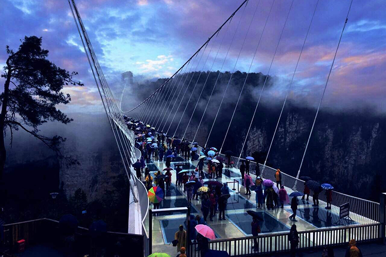 長(zhǎng)沙出發(fā)到張家界玻璃橋、天門山、玻璃棧道、鳳凰古城3日游
